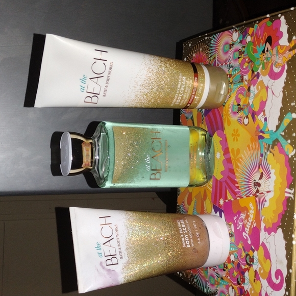 Bath & Body Works At the Beach Set - Picture 2 of 2
